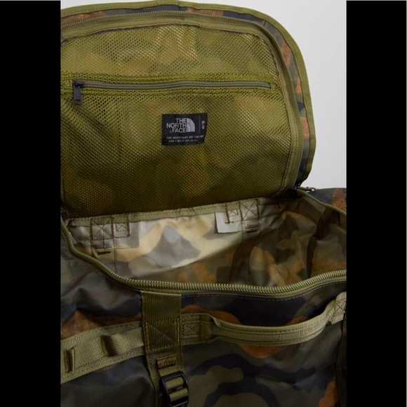 ✴️✴️ SOLD ✴️✴️ TNF Base Camp” Duffel Bag - Picture 6 of 8
